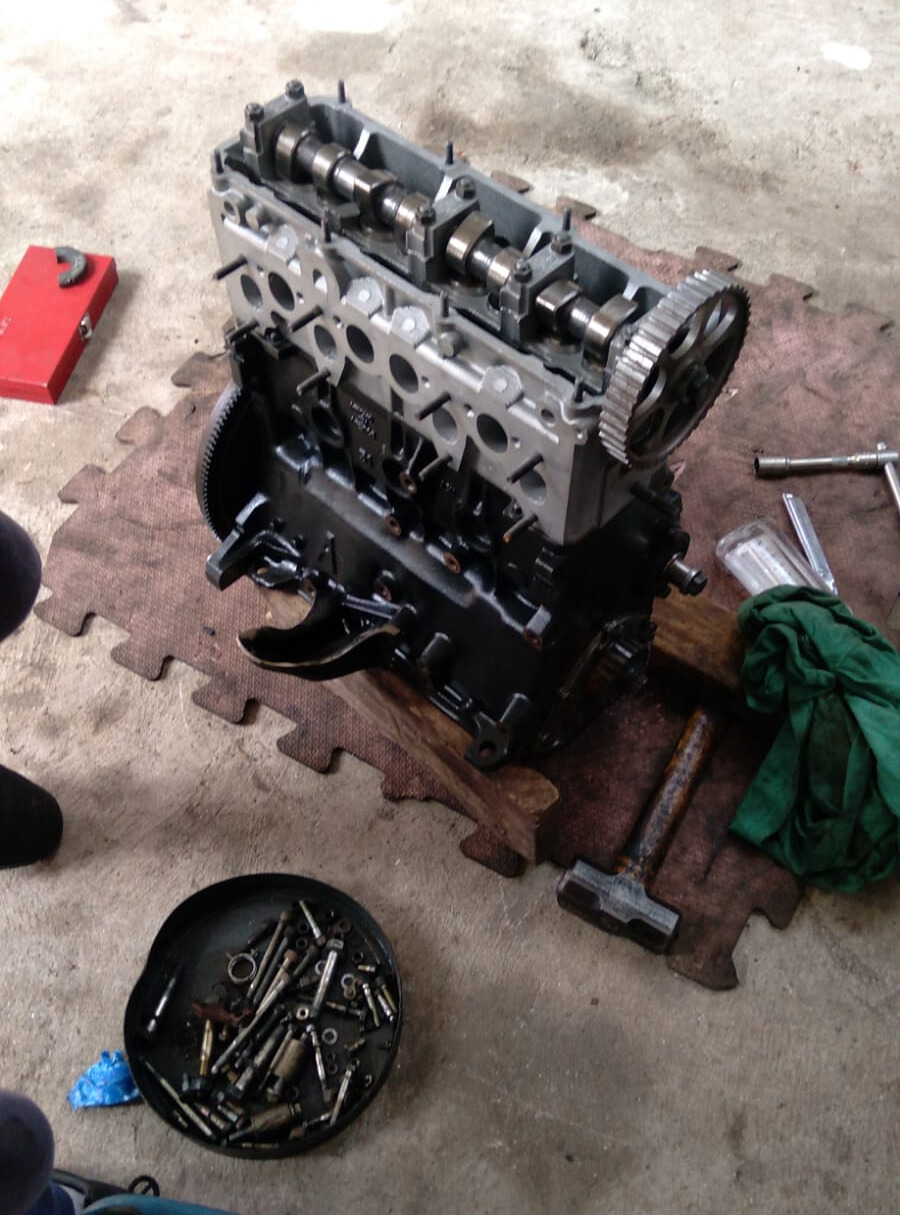 Manutenção de motor na R18 Performance